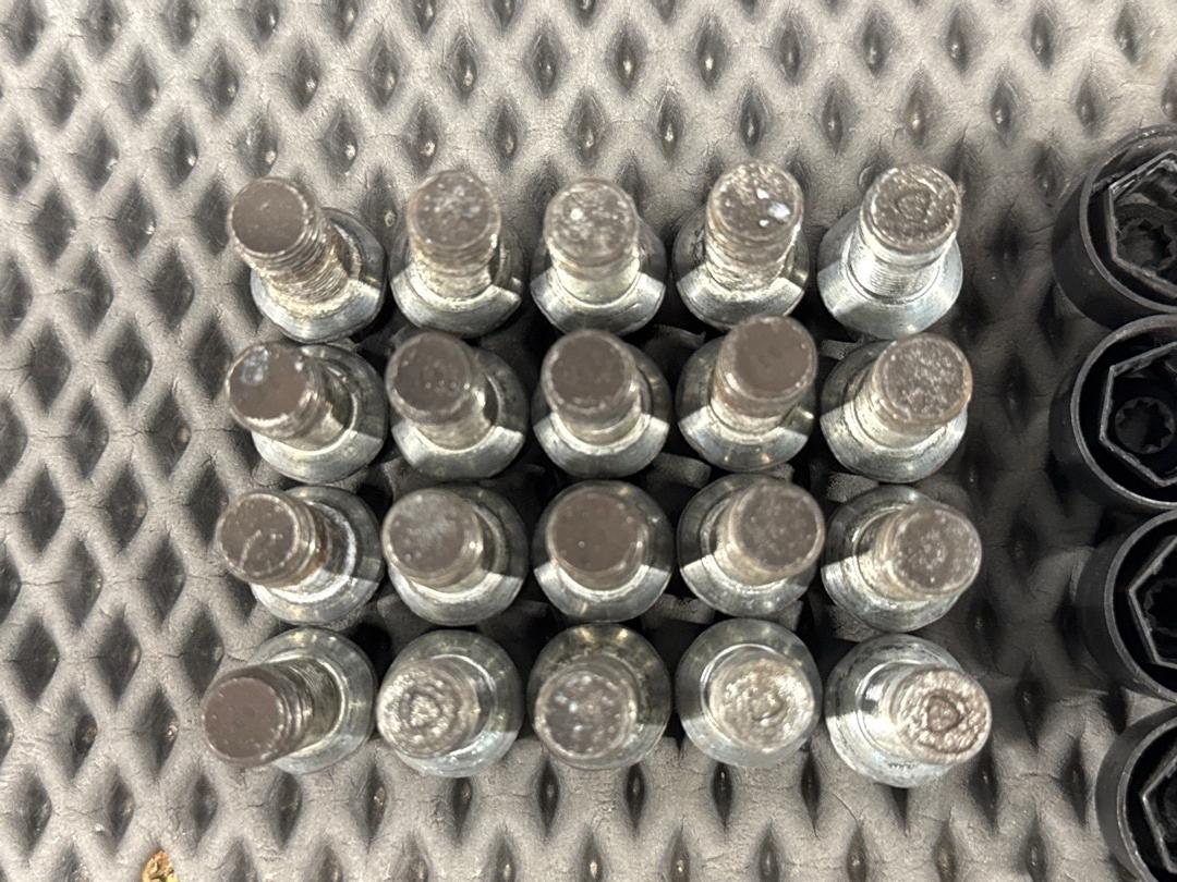 Комплект колесных болтов, 3720 рублей, Красноярск