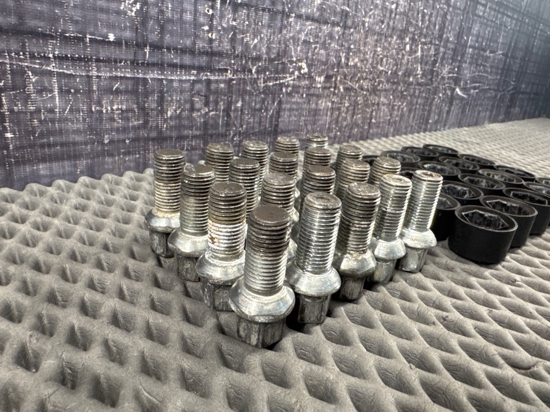 Комплект колесных болтов, 3720 рублей, Красноярск