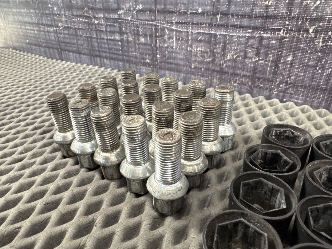 Комплект колесных болтов, 3720 рублей, Красноярск