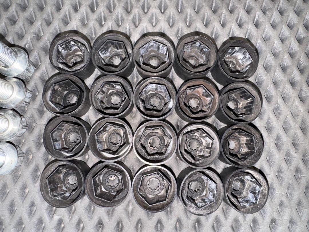 Комплект колесных болтов, 3720 рублей, Красноярск