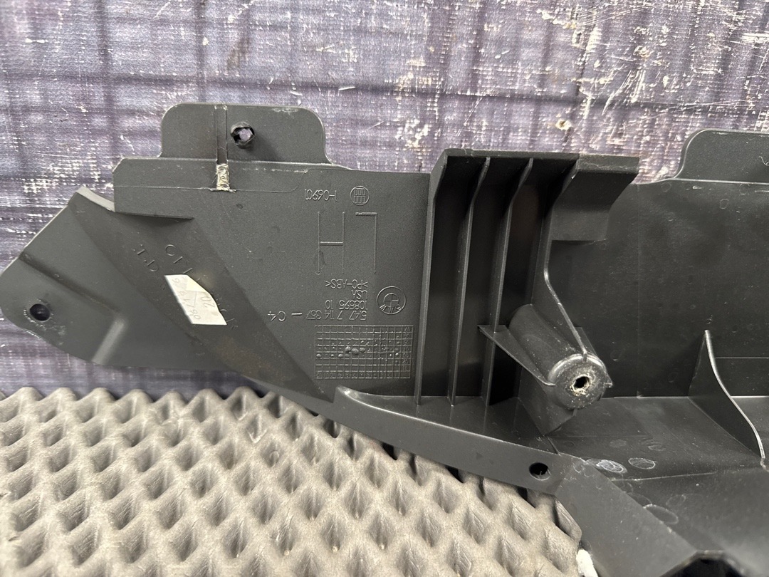 Пластик багажника, 720 рублей, Красноярск