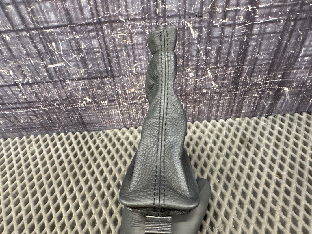 Кожух рычага ручного тормоза, 1130 рублей, Красноярск