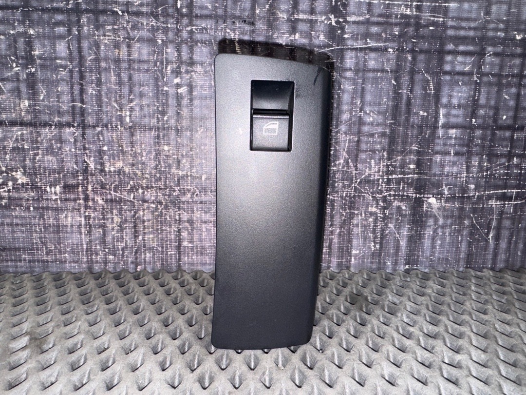 Кнопка стеклоподъемника, 1240 рублей, Красноярск