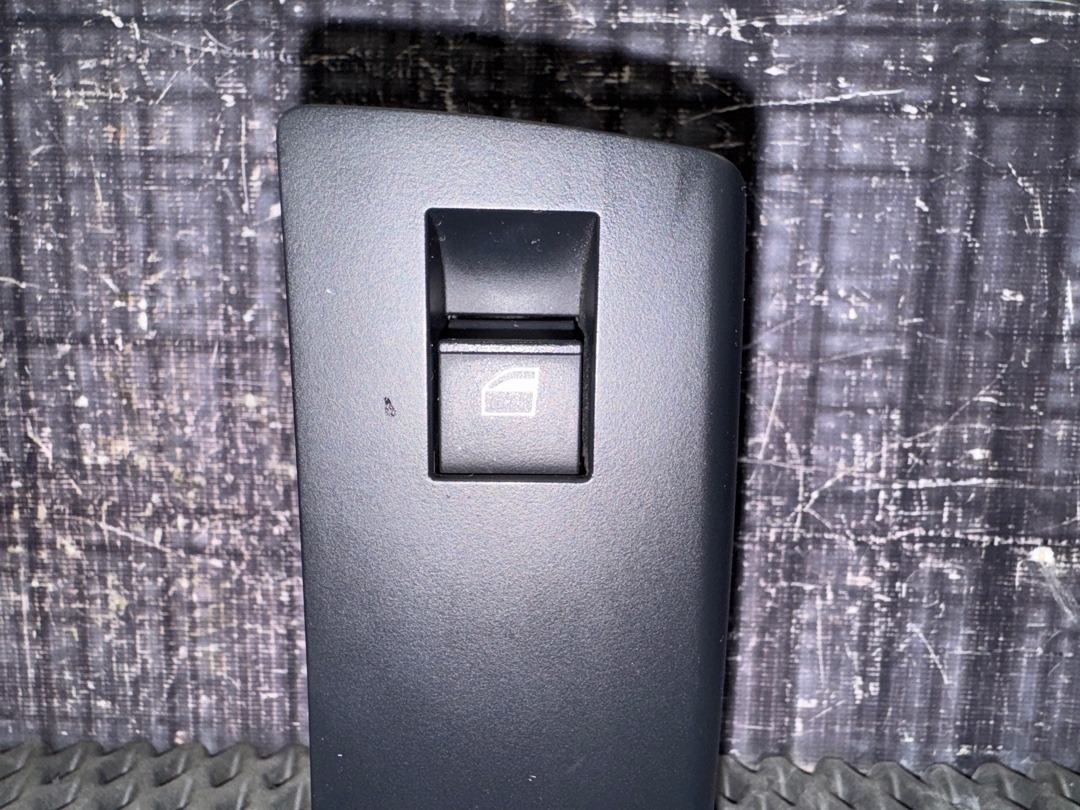 Кнопка стеклоподъемника, 1240 рублей, Красноярск