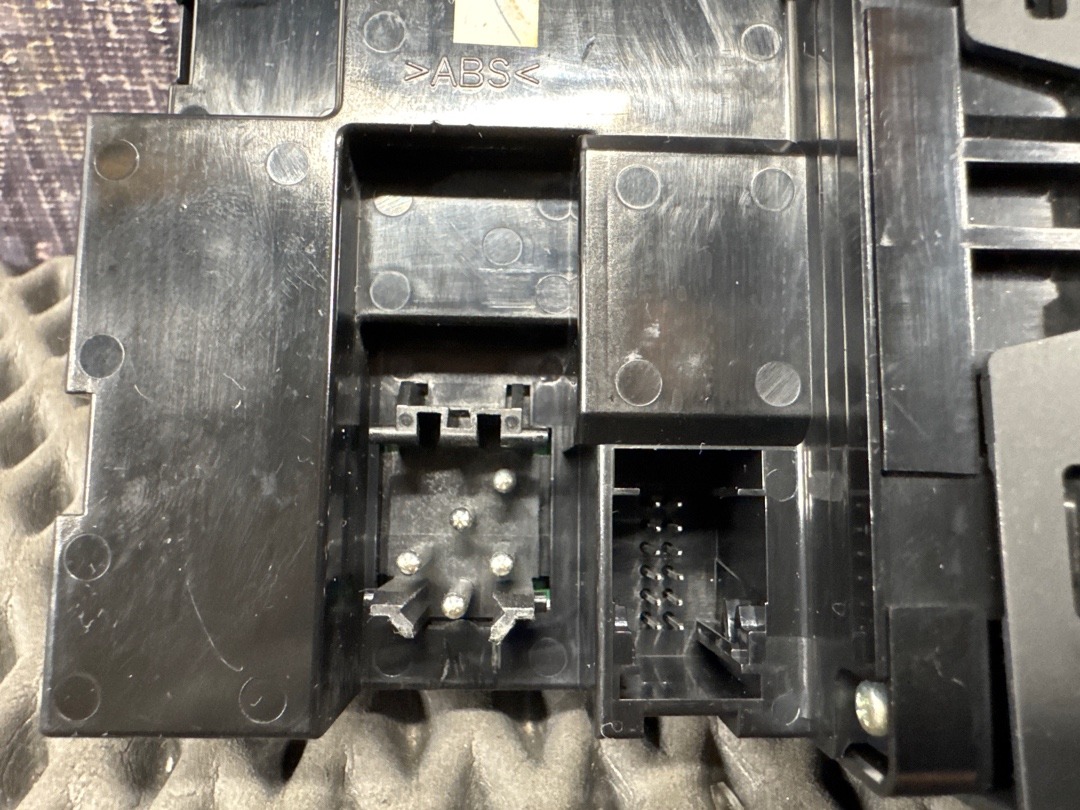 Кнопка стеклоподъемника, 1240 рублей, Красноярск