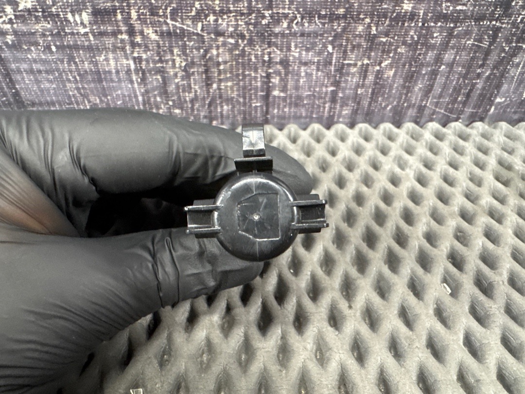 Амортизатор бардачка, 1320 рублей, Красноярск