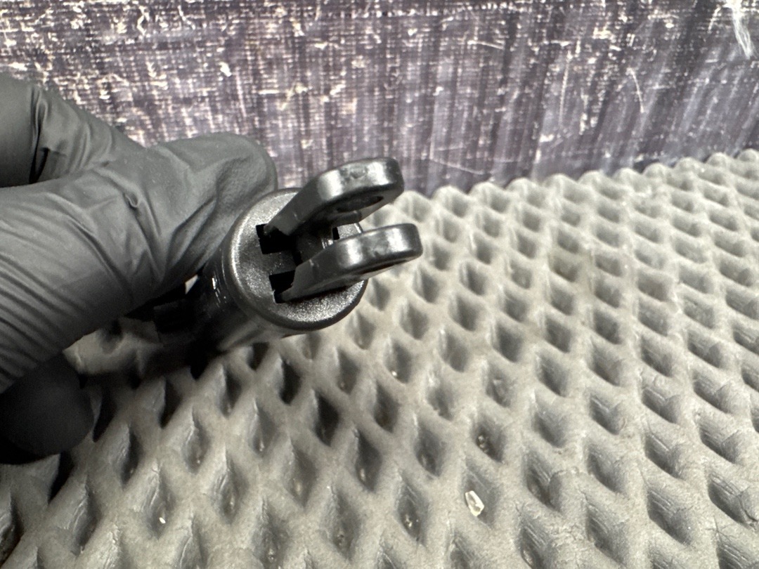 Амортизатор бардачка, 1320 рублей, Красноярск