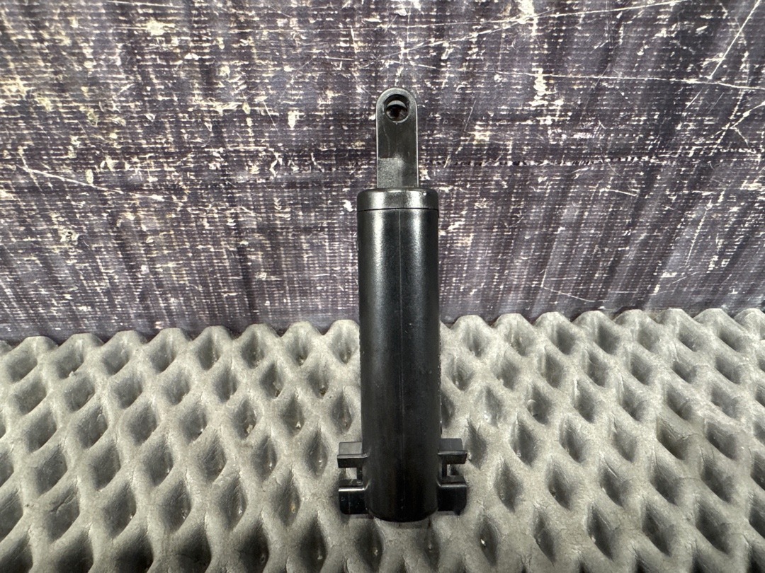 Амортизатор бардачка, 1320 рублей, Красноярск