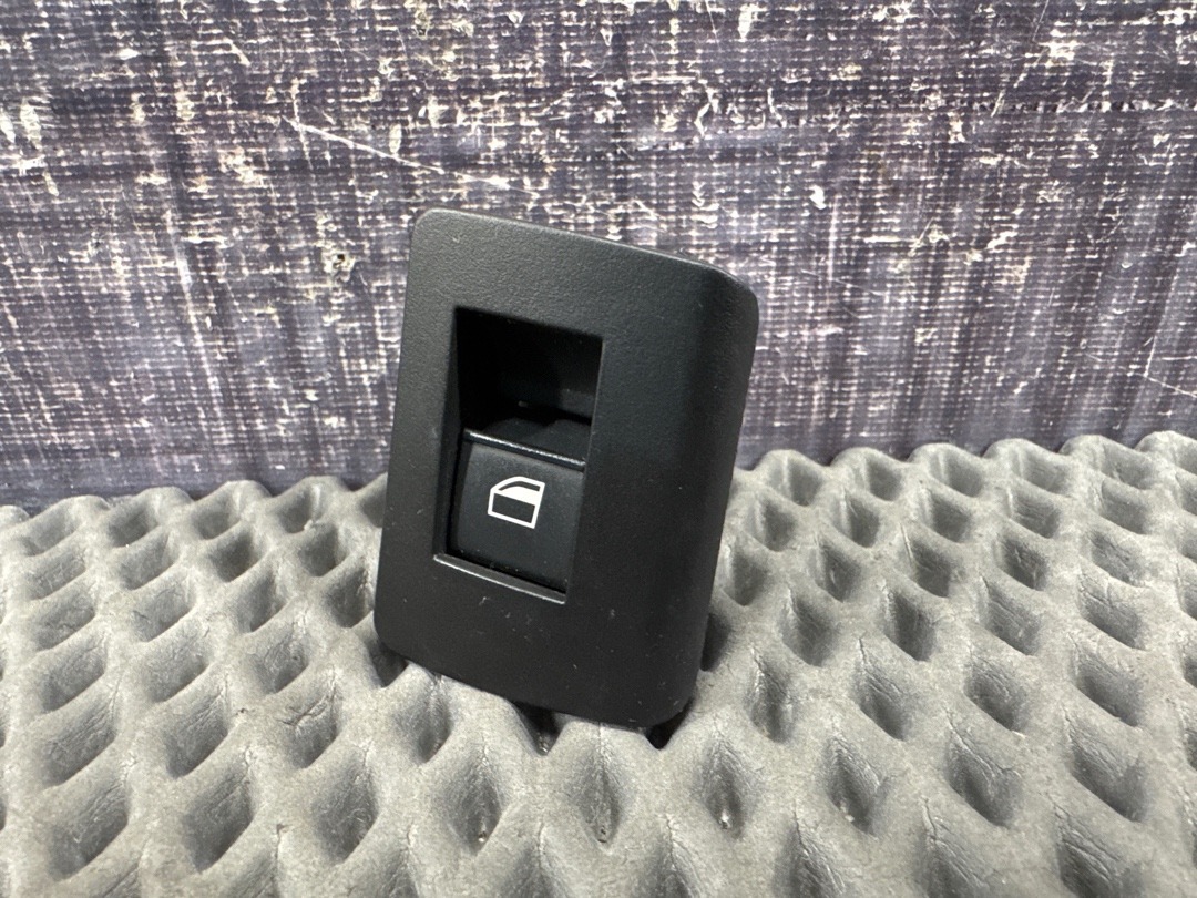 Кнопка стеклоподъемника, 920 рублей, Красноярск