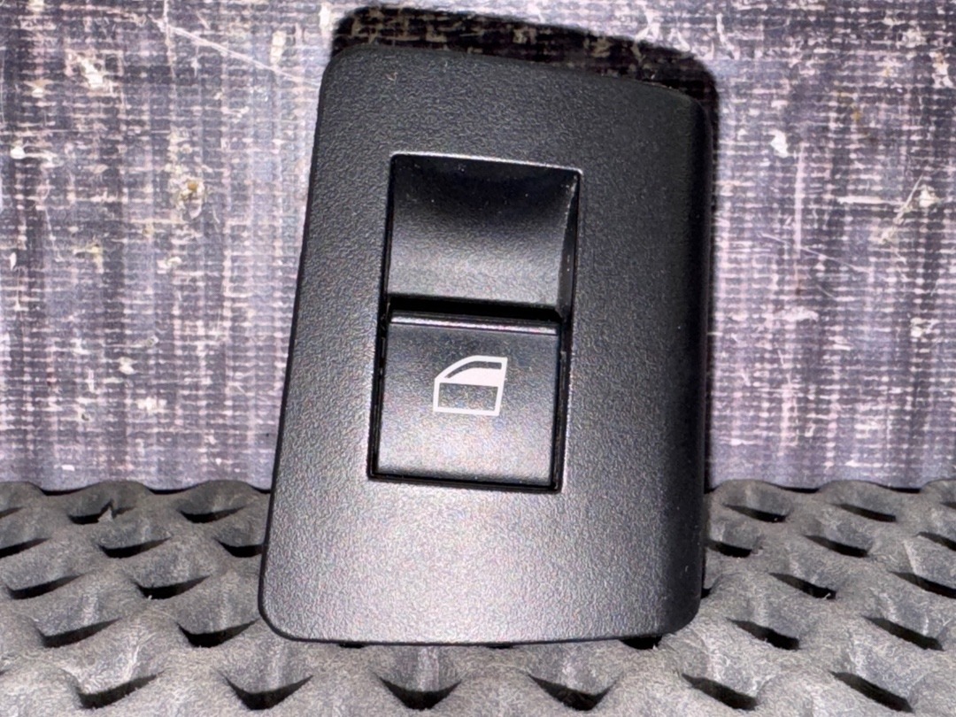 Кнопка стеклоподъемника, 920 рублей, Красноярск