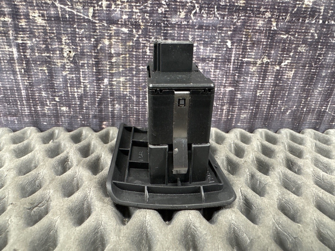 Кнопка стеклоподъемника, 920 рублей, Красноярск