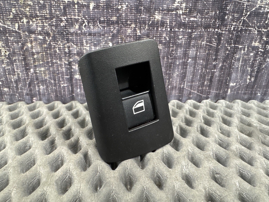 Кнопка стеклоподъемника, 920 рублей, Красноярск