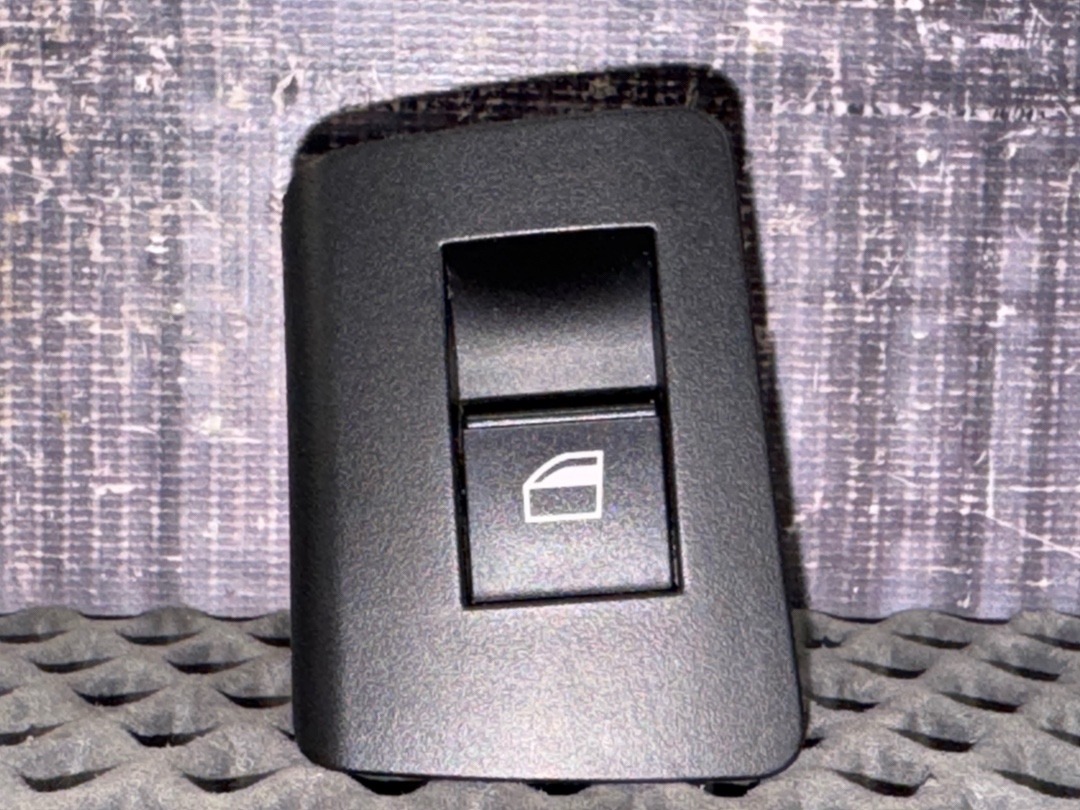 Кнопка стеклоподъемника, 920 рублей, Красноярск