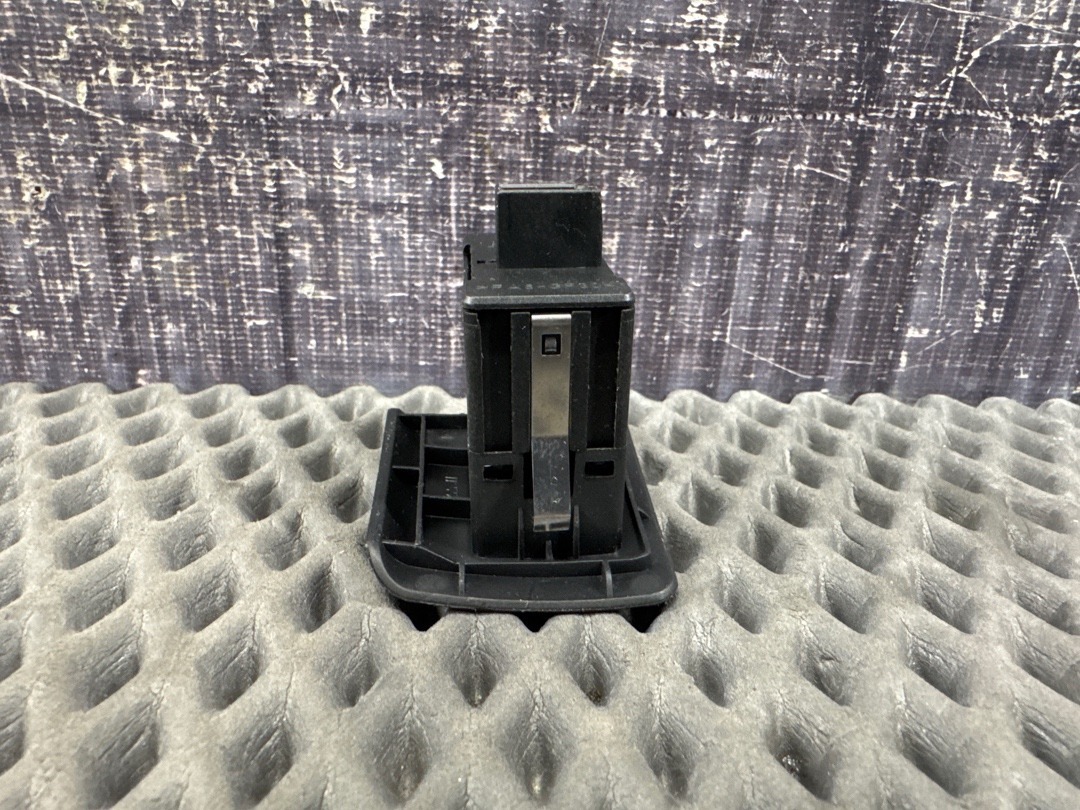 Кнопка стеклоподъемника, 920 рублей, Красноярск