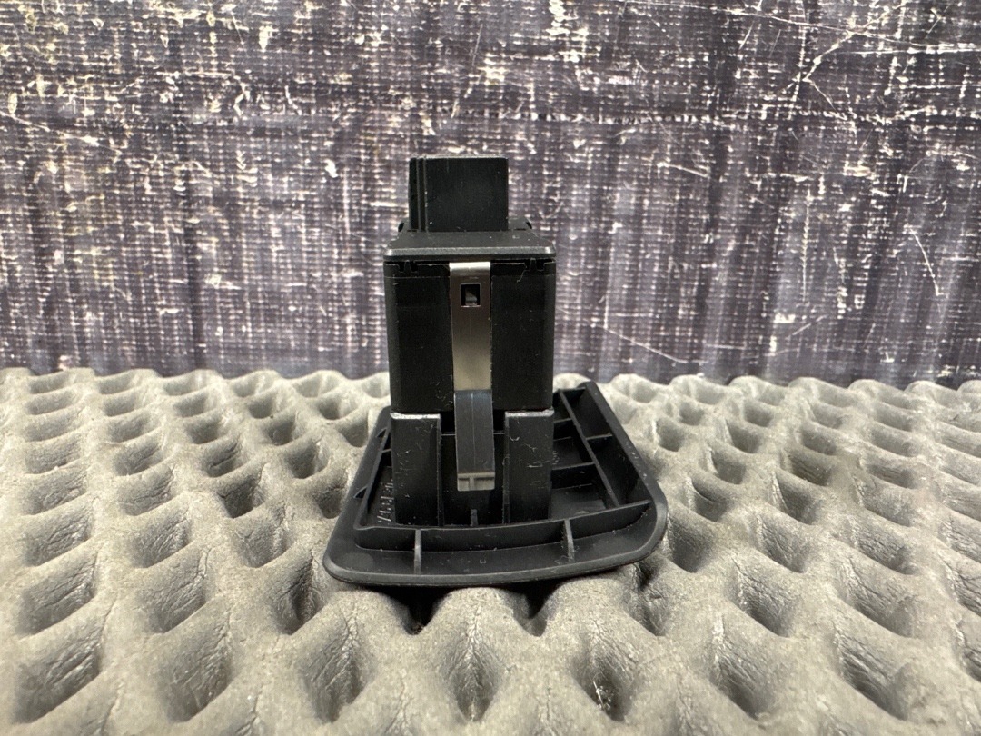 Кнопка стеклоподъемника, 920 рублей, Красноярск