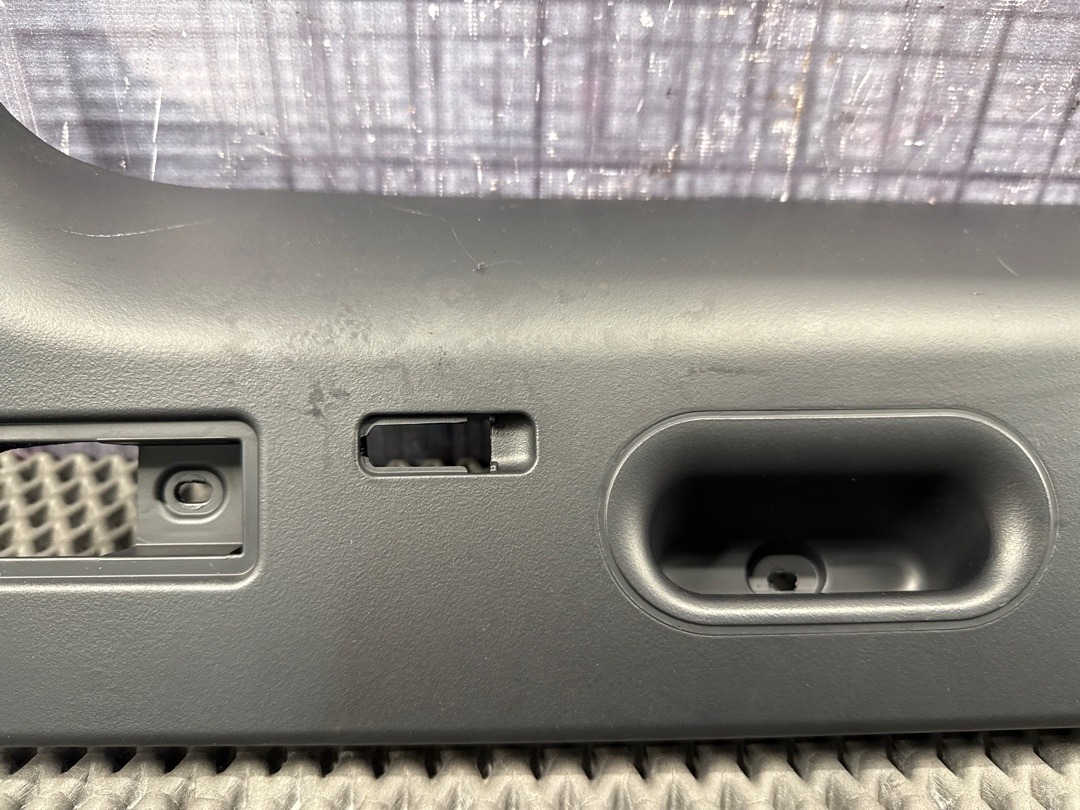 Пластик крышки багажника, 860 рублей, Красноярск