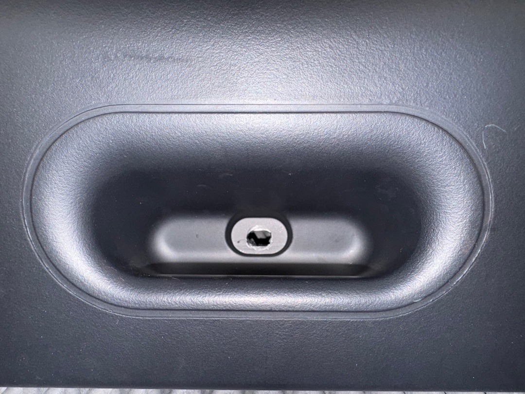 Пластик крышки багажника, 860 рублей, Красноярск