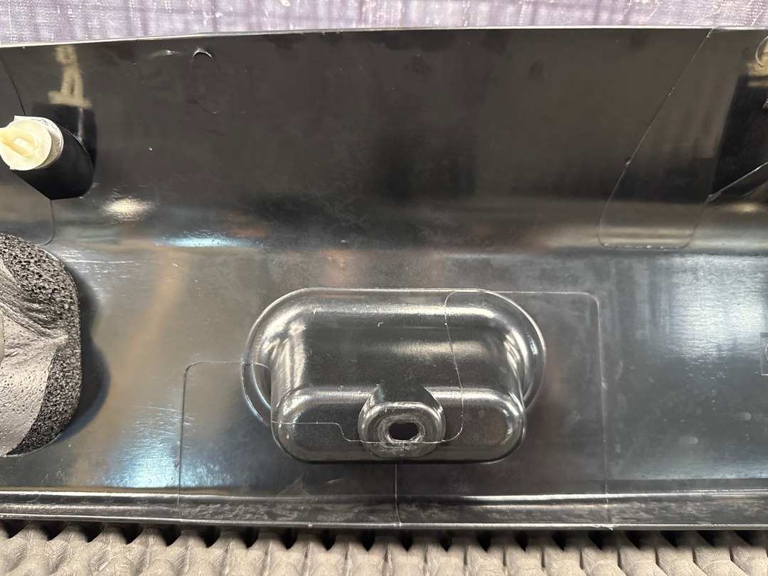 Пластик крышки багажника, 860 рублей, Красноярск