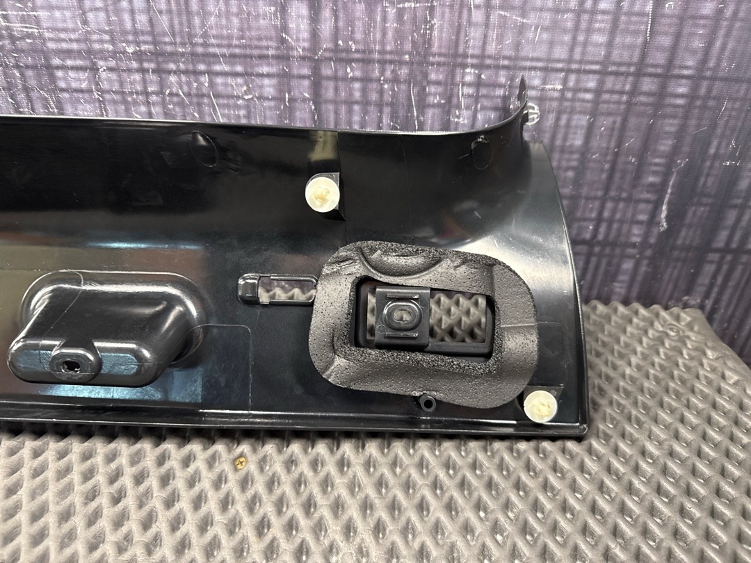 Пластик крышки багажника, 860 рублей, Красноярск