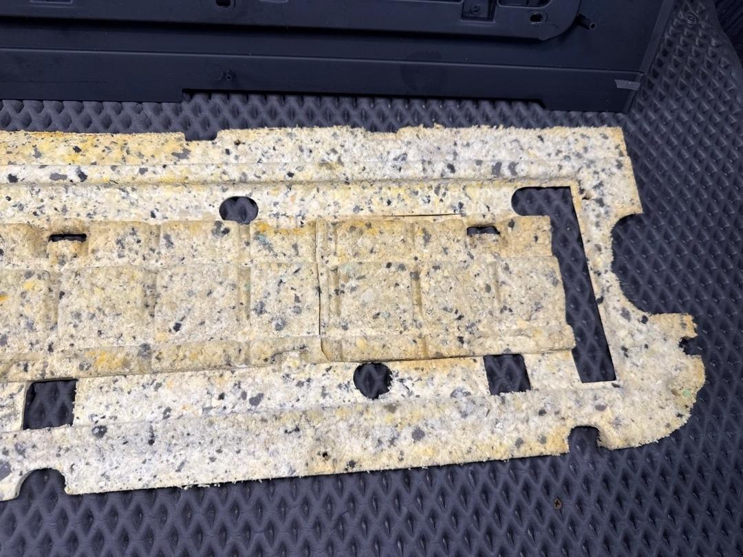 Обшивка крышки багажника, 1420 рублей, Красноярск