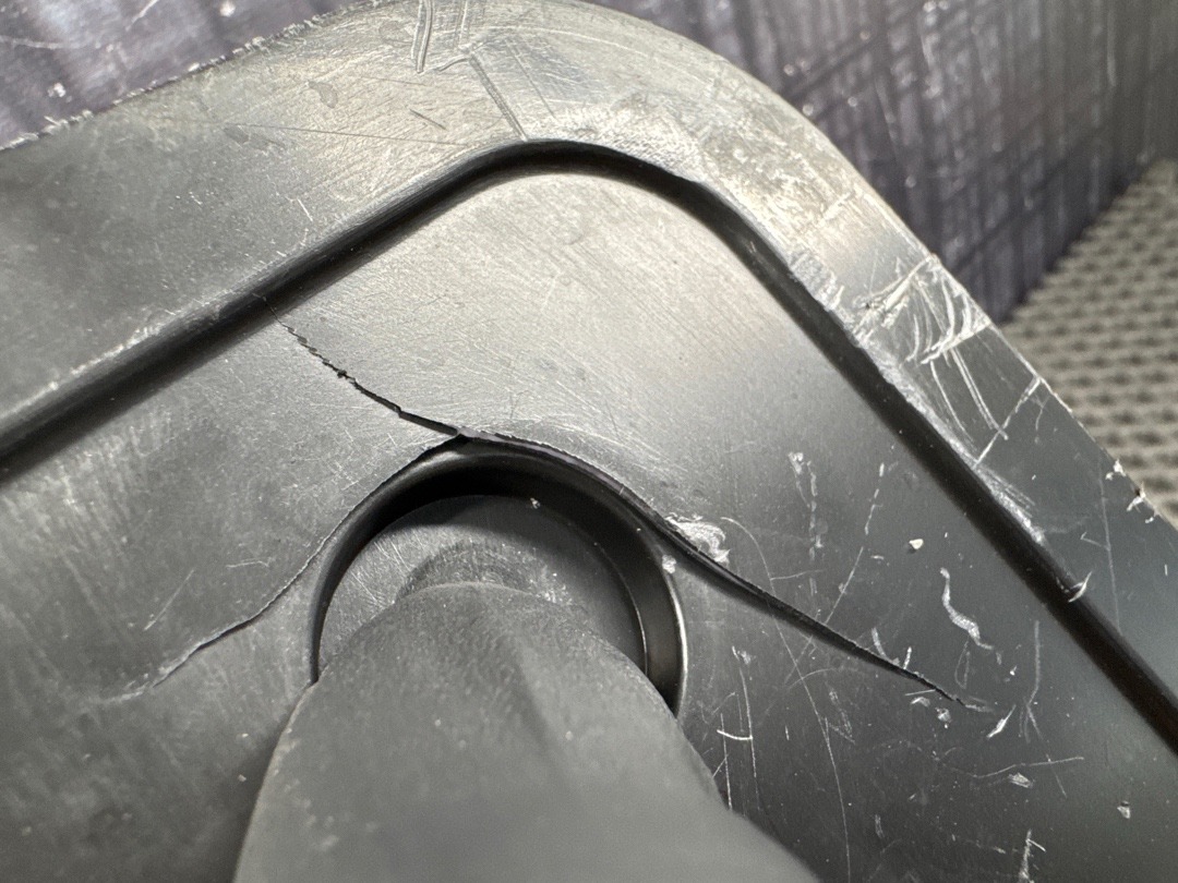 Пластик багажника, 680 рублей, Красноярск