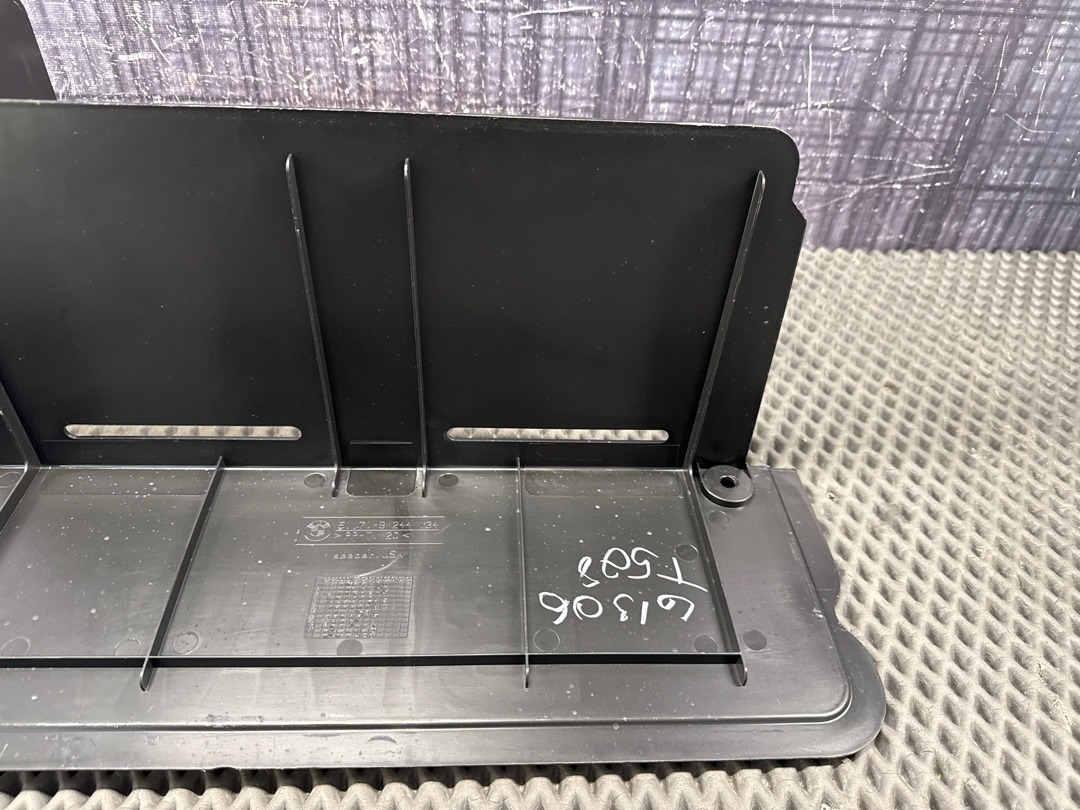 Пластик багажника, 680 рублей, Красноярск