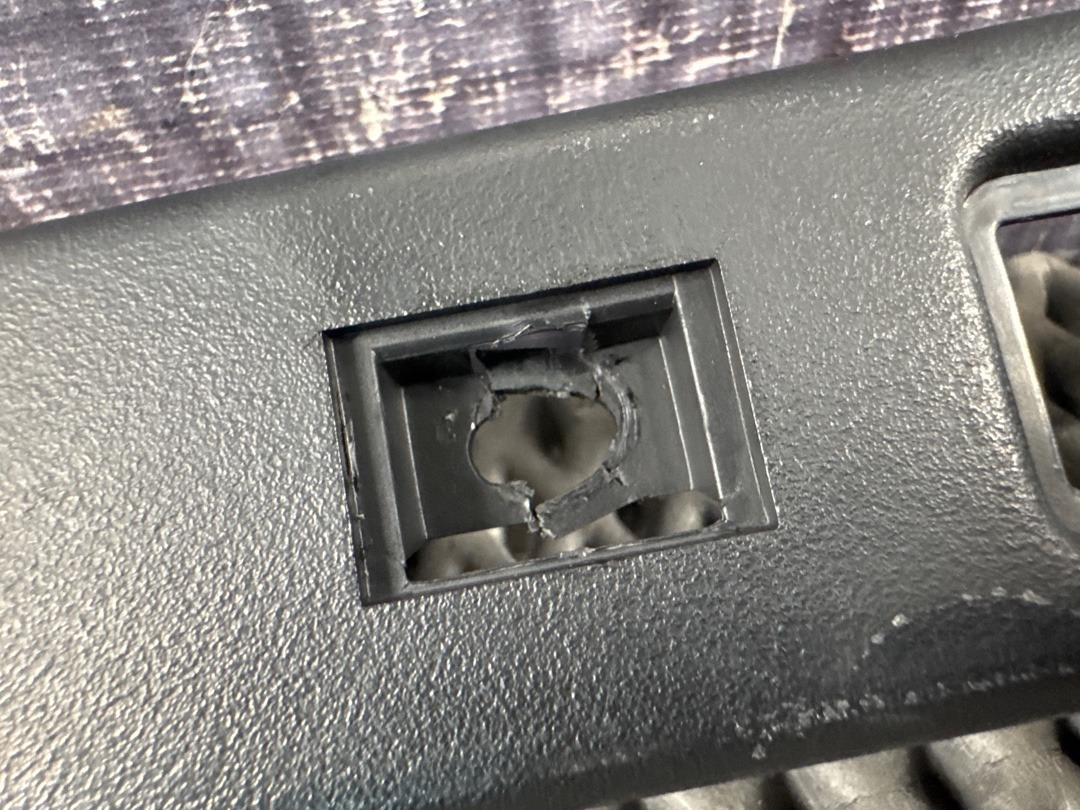 Пластик крышки багажника, 760 рублей, Красноярск