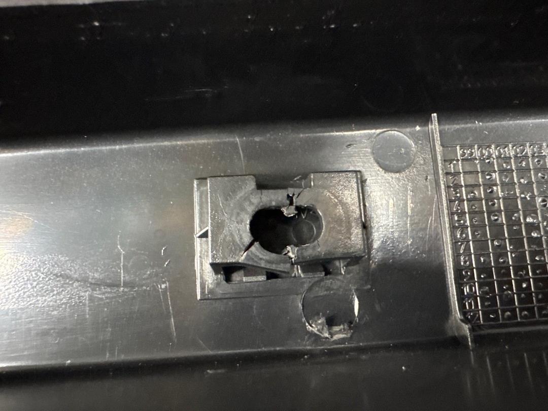 Пластик крышки багажника, 760 рублей, Красноярск