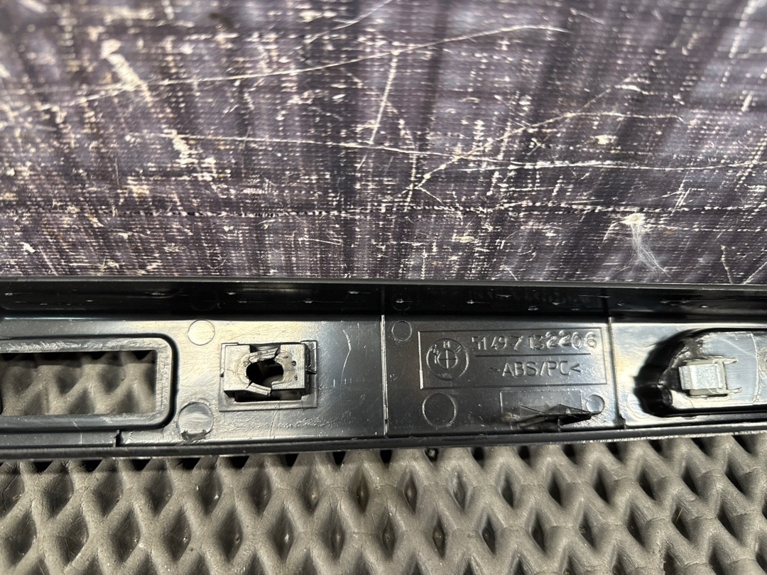 Пластик крышки багажника, 760 рублей, Красноярск