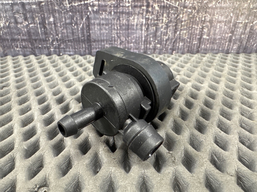 Клапан вентиляции топливного бака, 1760 рублей, Красноярск