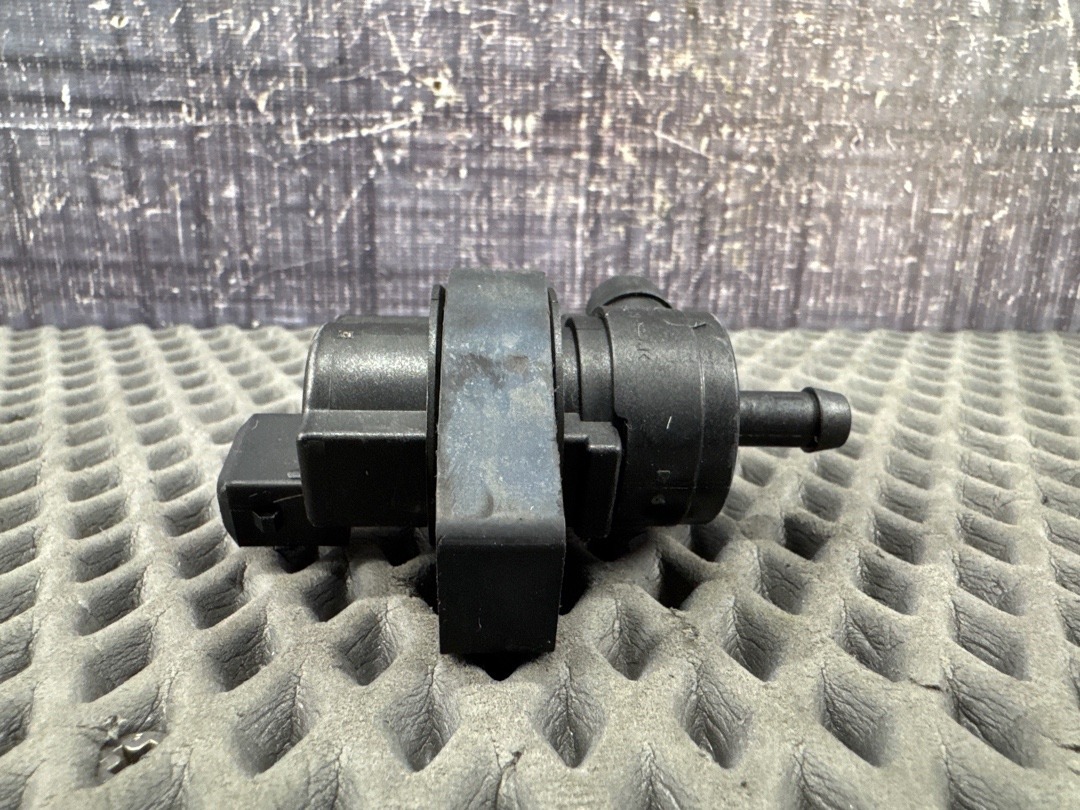 Клапан вентиляции топливного бака, 1760 рублей, Красноярск