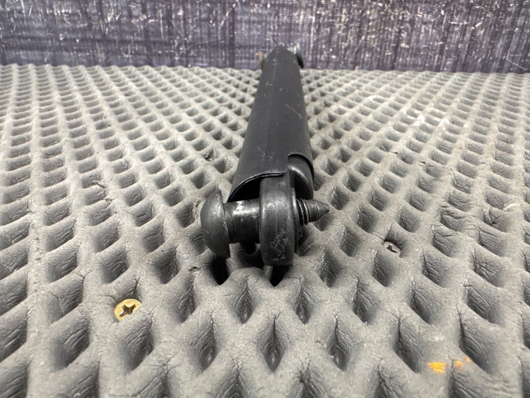 Амортизатор багажника, 560 рублей, Красноярск