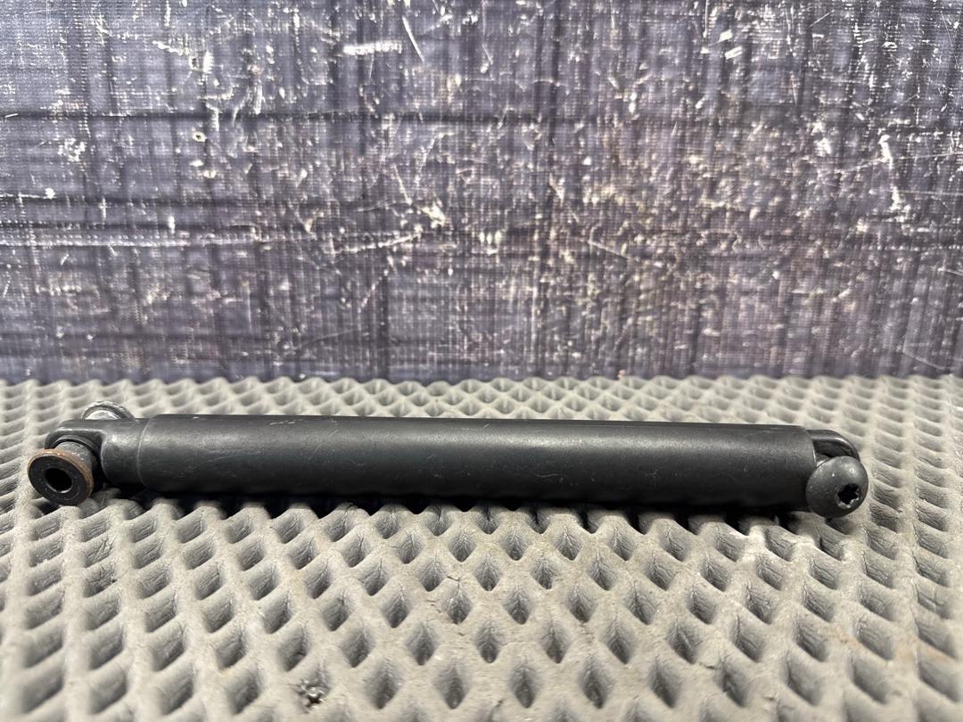 Амортизатор багажника, 560 рублей, Красноярск