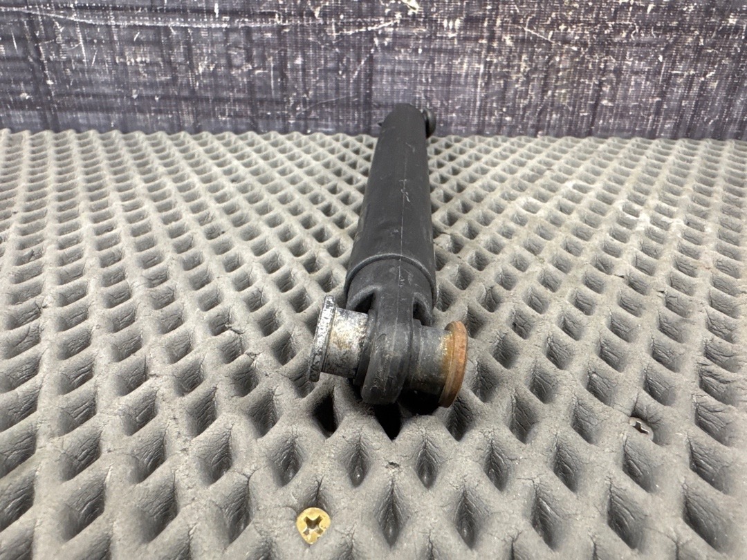 Амортизатор багажника, 560 рублей, Красноярск