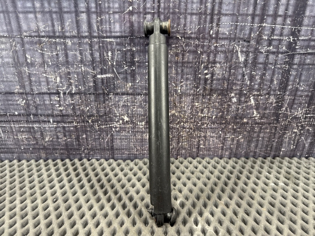 Амортизатор багажника, 560 рублей, Красноярск