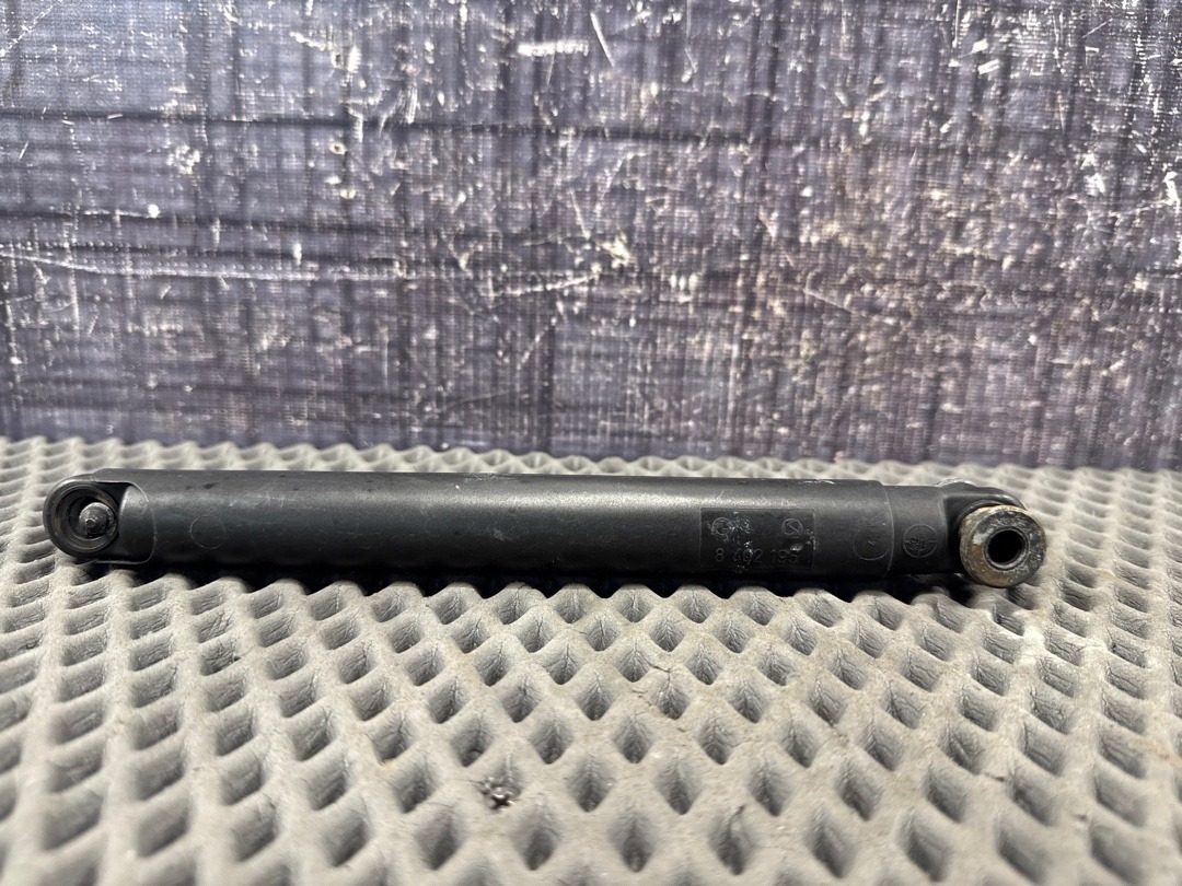 Амортизатор багажника, 560 рублей, Красноярск