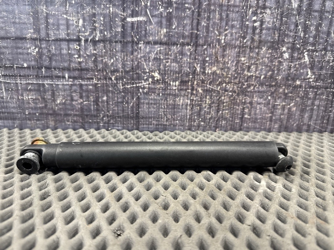 Амортизатор багажника, 560 рублей, Красноярск