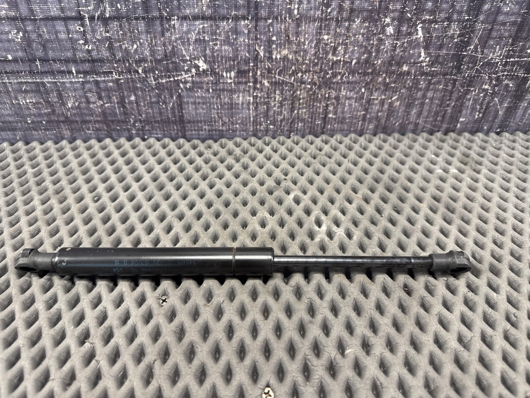 Амортизатор капота, 1170 рублей, Красноярск