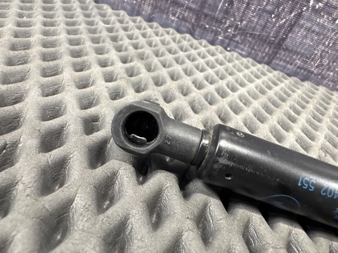 Амортизатор капота, 1170 рублей, Красноярск