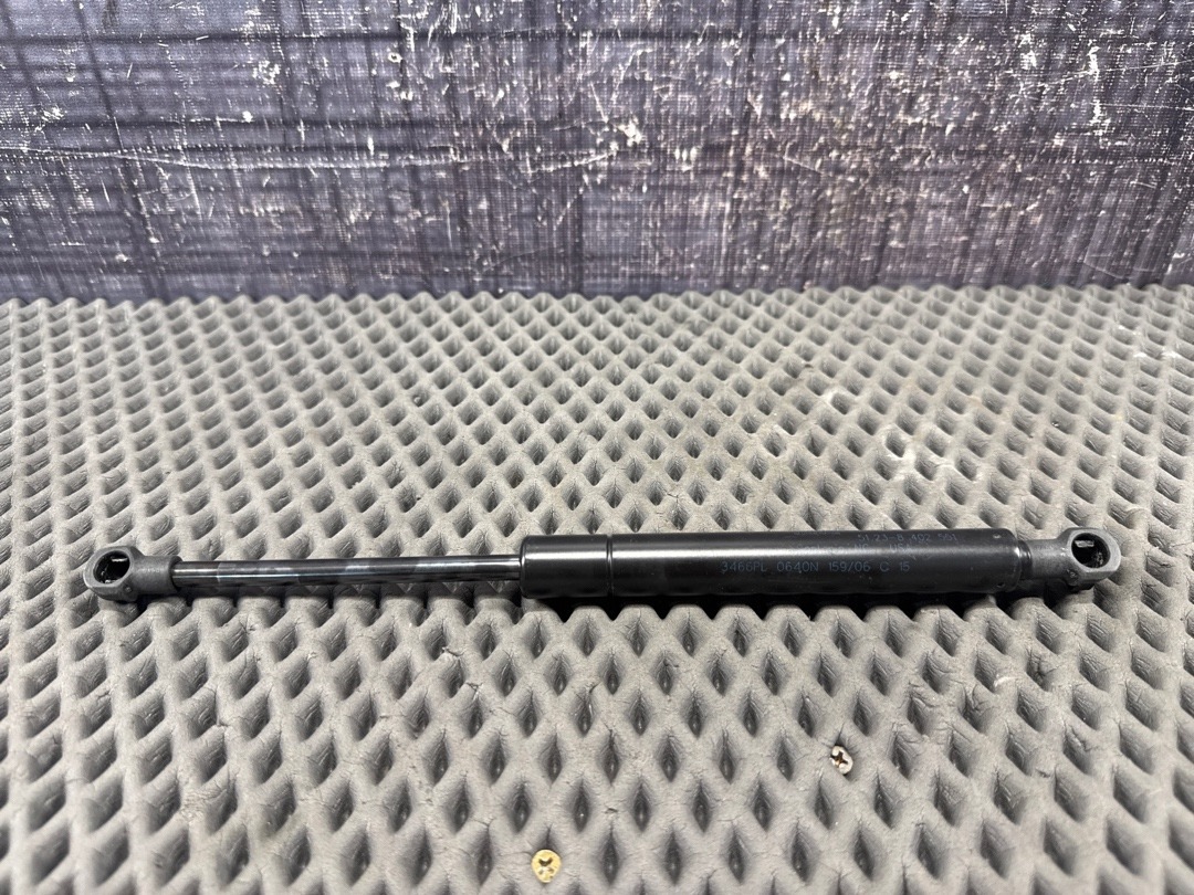 Амортизатор капота, 1170 рублей, Красноярск