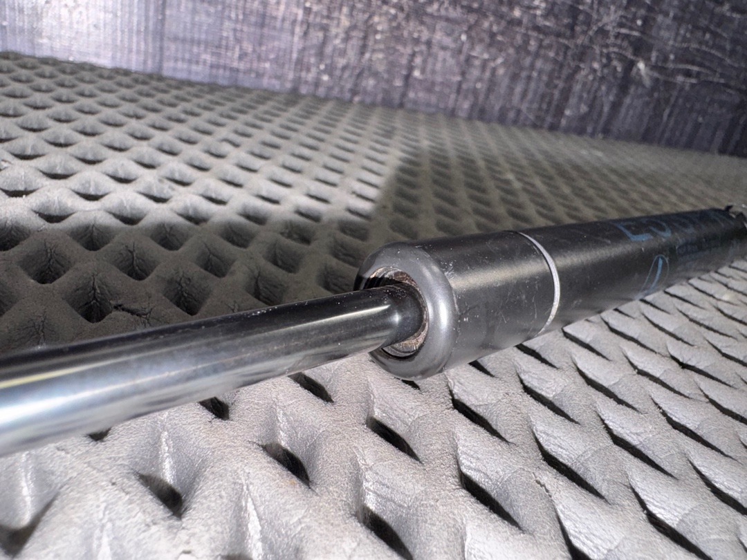 Амортизатор капота, 1170 рублей, Красноярск