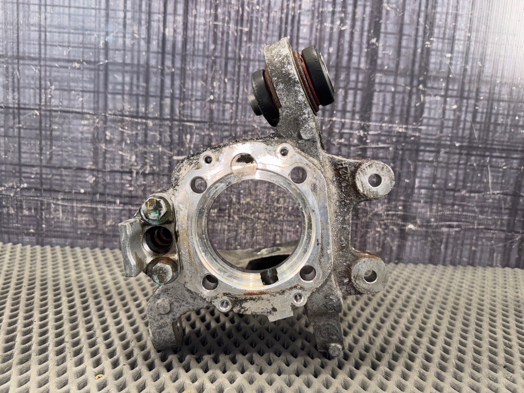 Поворотный кулак, 2630 рублей, Красноярск