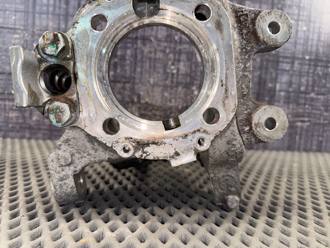 Поворотный кулак, 2630 рублей, Красноярск