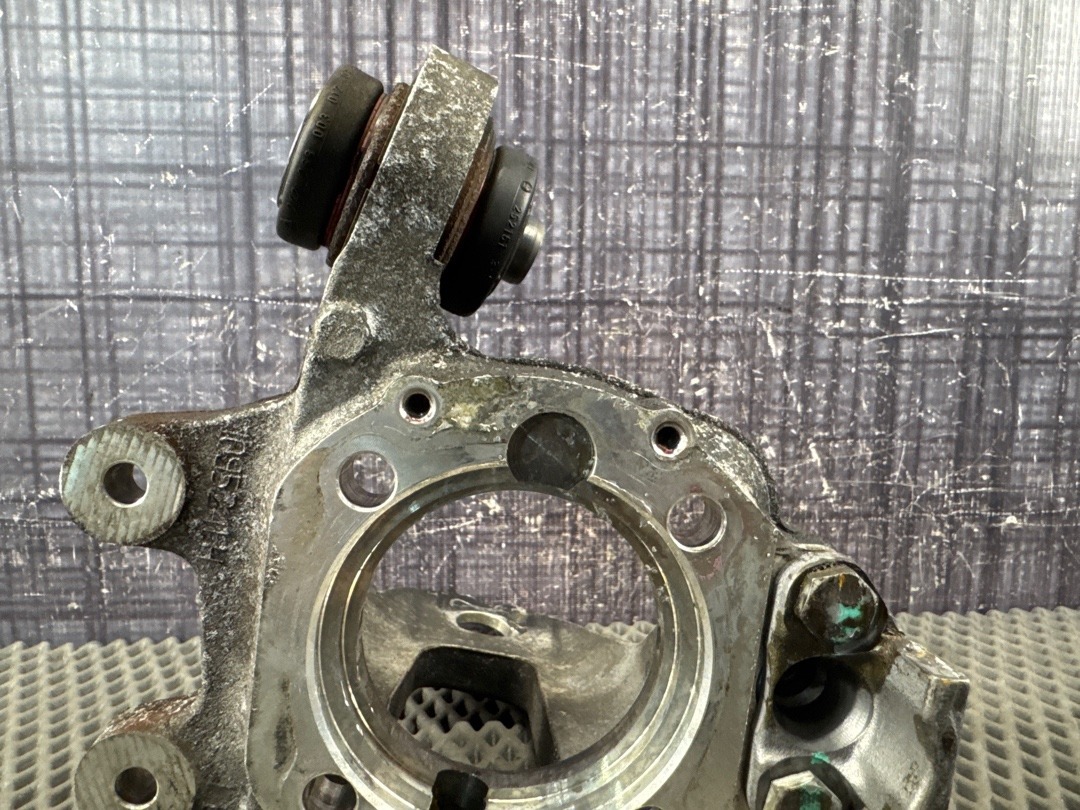 Поворотный кулак, 2630 рублей, Красноярск