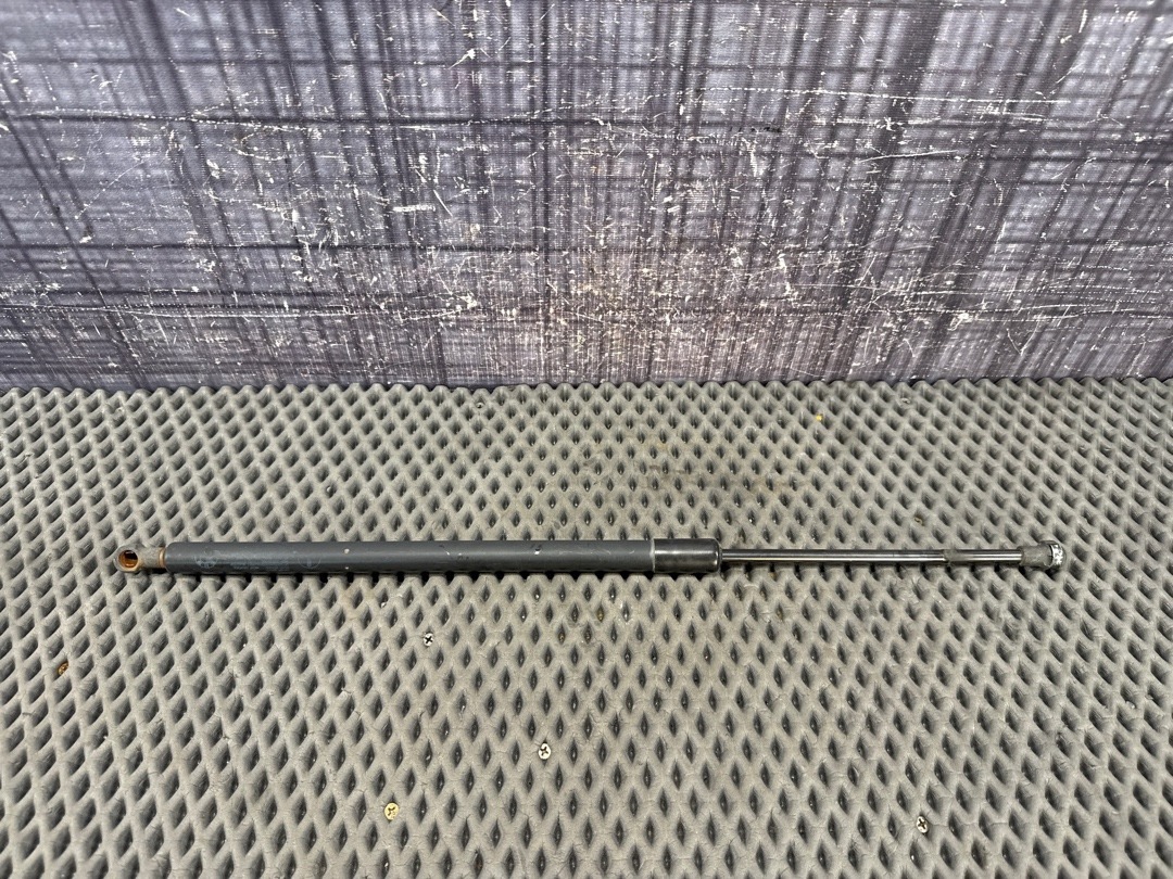 Амортизатор багажника, 930 рублей, Красноярск