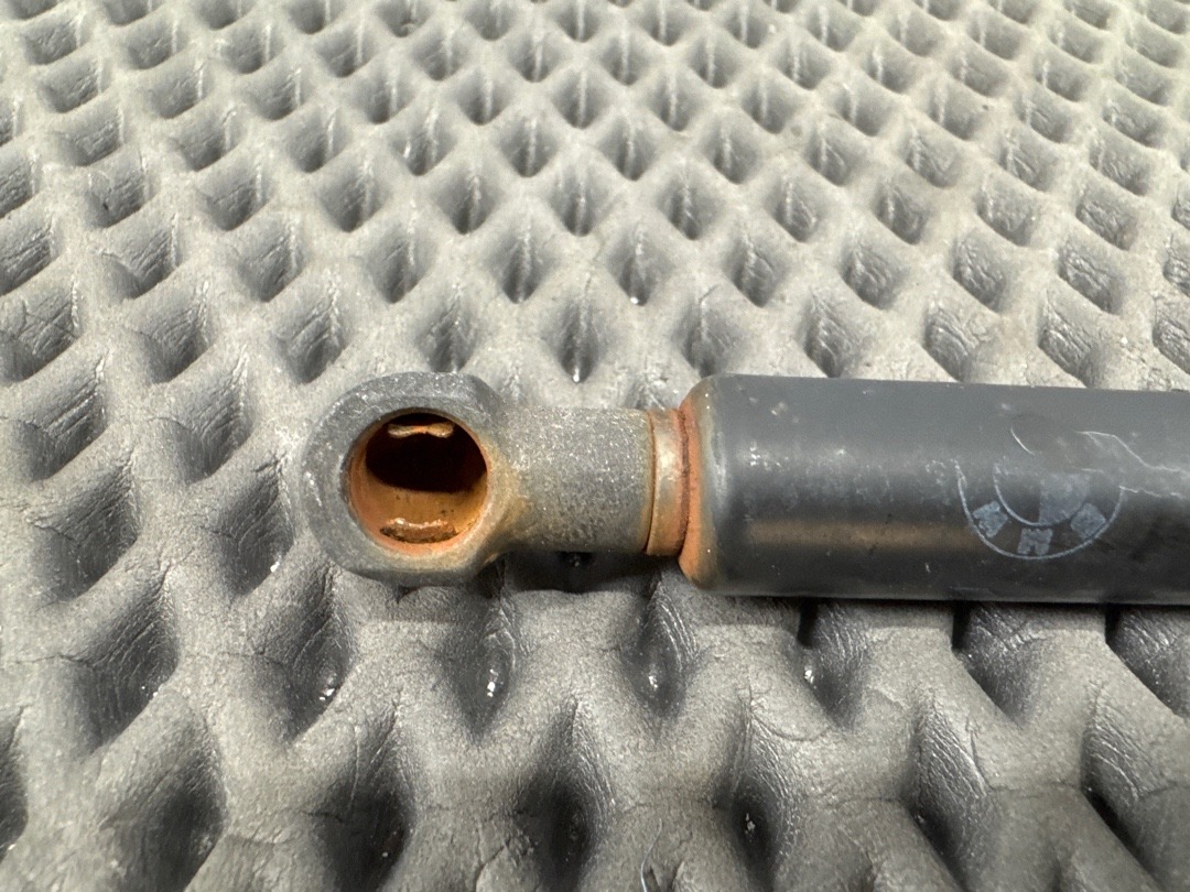 Амортизатор багажника, 930 рублей, Красноярск