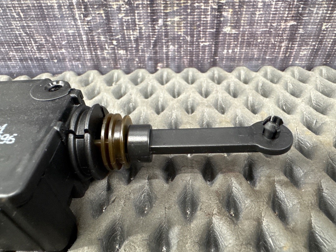 Привод замка багажника, 810 рублей, Красноярск