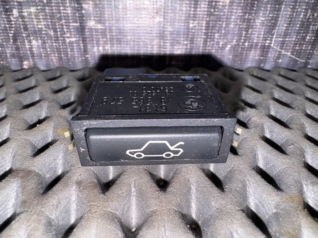 Кнопка открывания багажника, 460 рублей, Красноярск