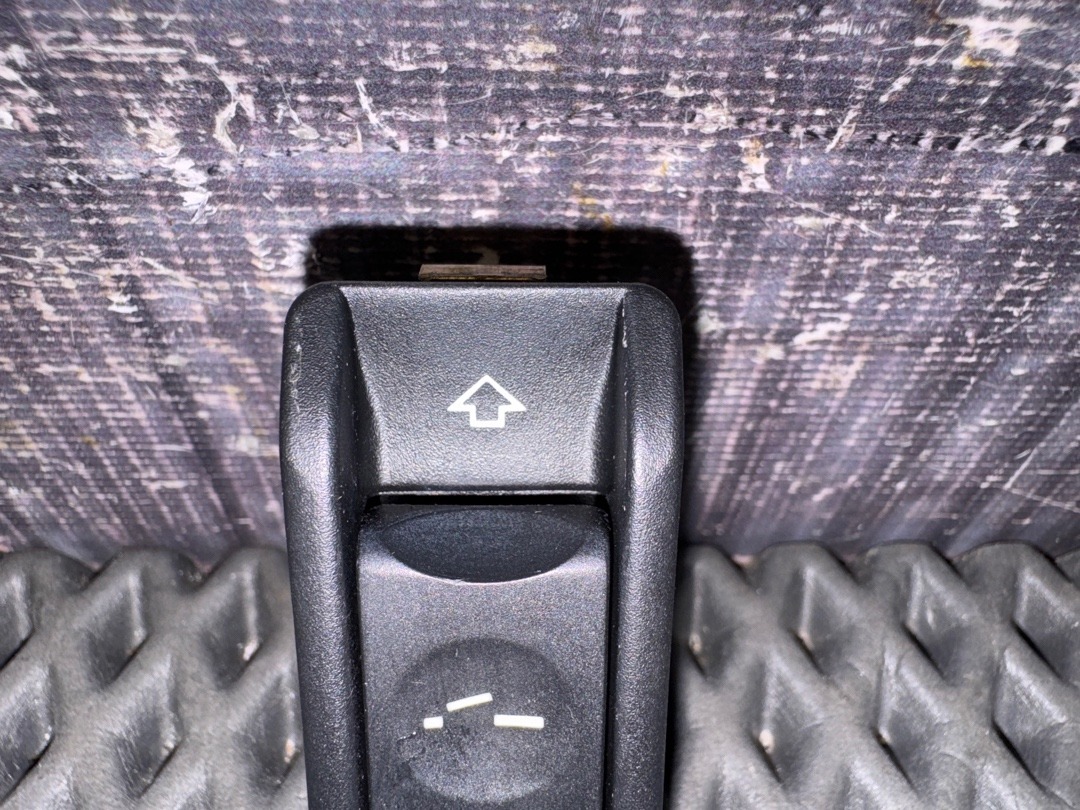 Кнопка люка, 1030 рублей, Красноярск