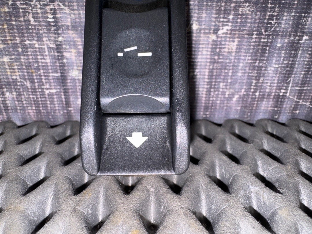 Кнопка люка, 1030 рублей, Красноярск